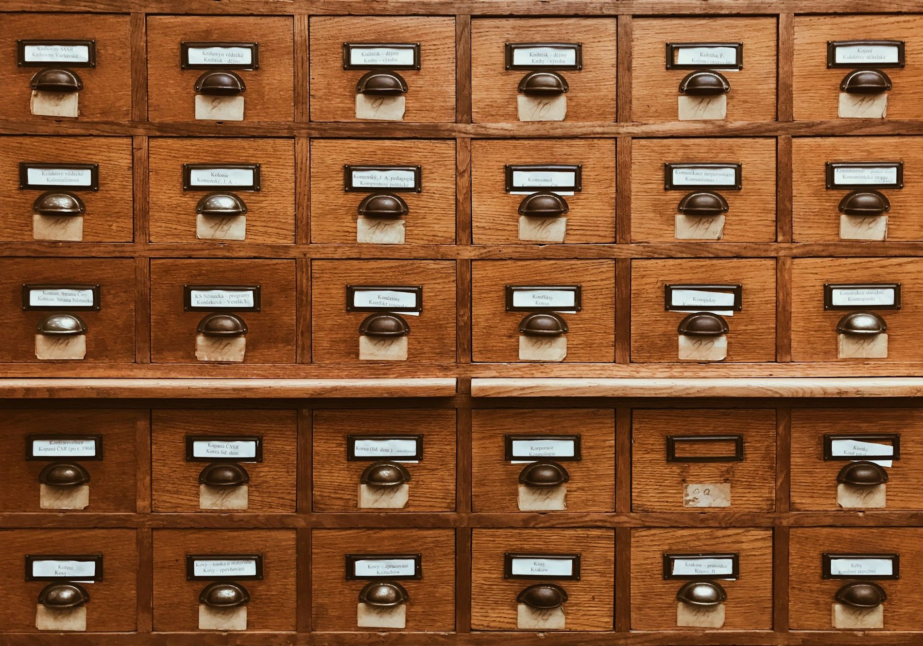 Blog-Post: UUID-Database-Schrank